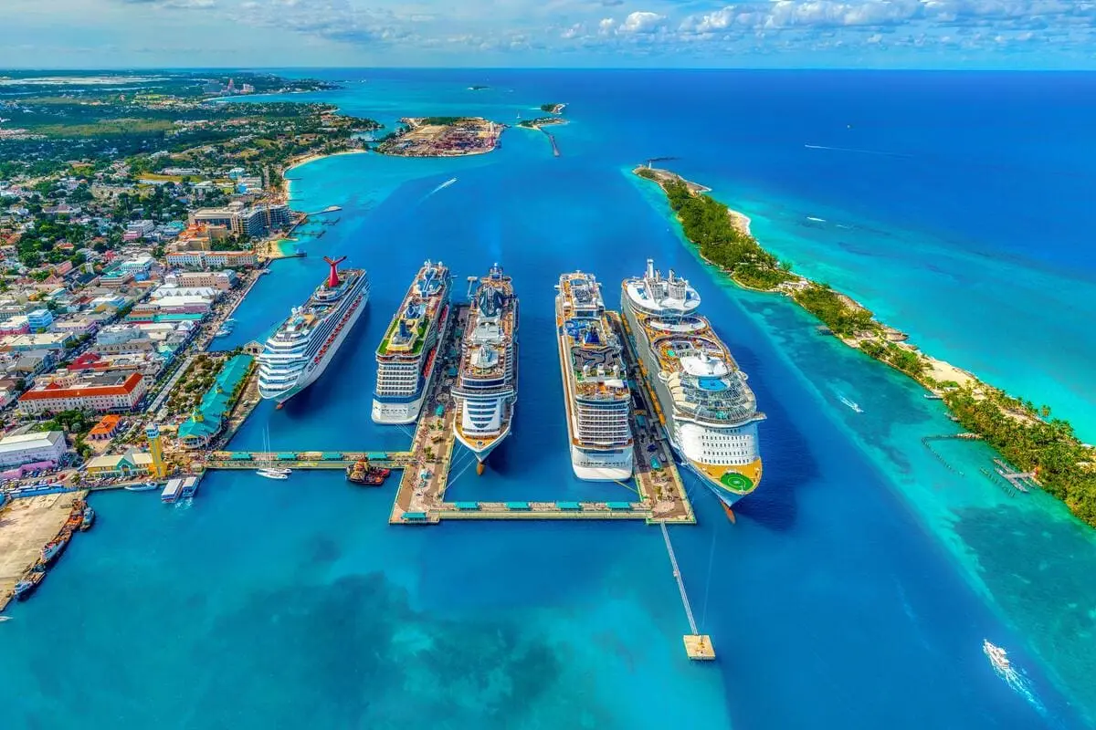 Les Bahamas abandonnent leurs restrictions de voyage
