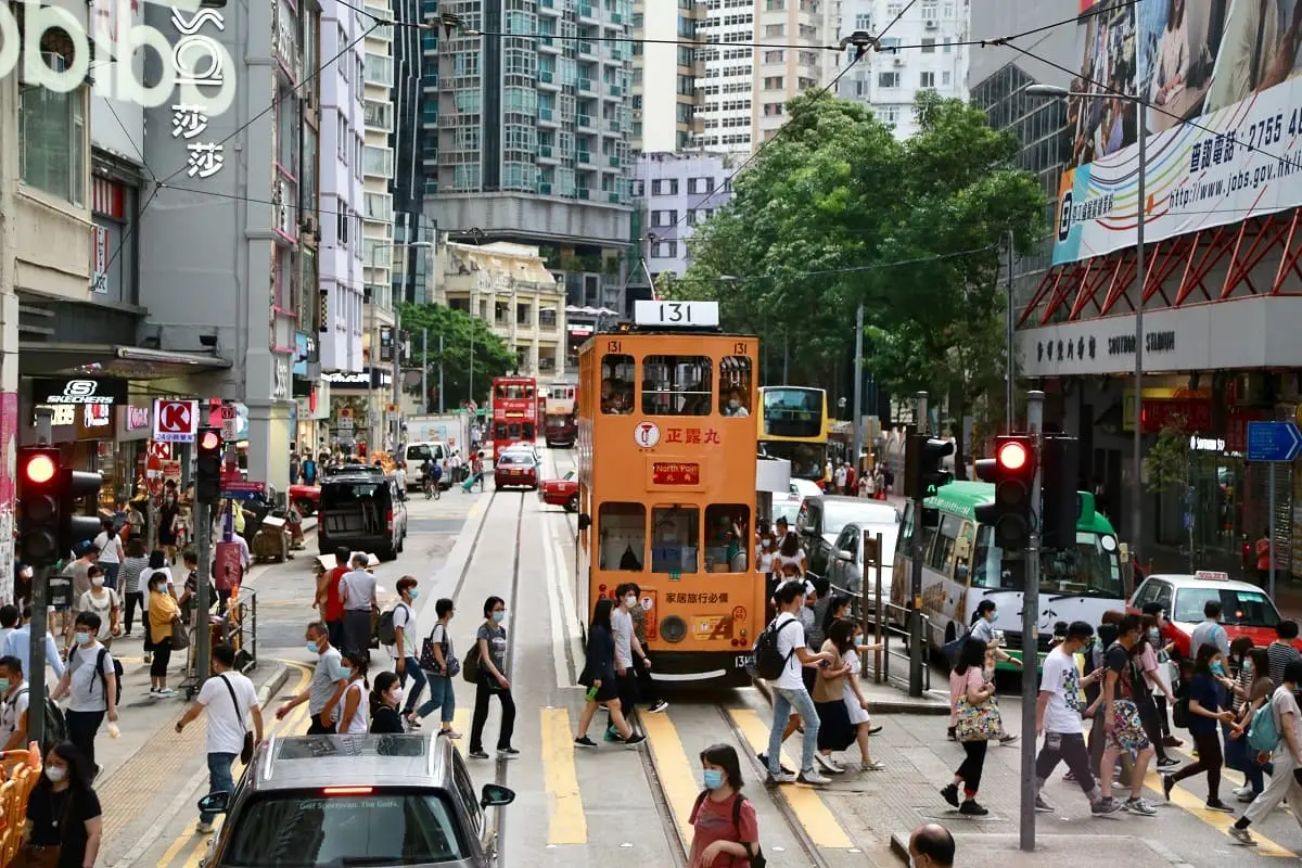 Hong Kong envisage de bientôt supprimer la quarantaine à l'arrivée