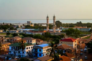 La Gambie lève ses restrictions sanitaires de voyage