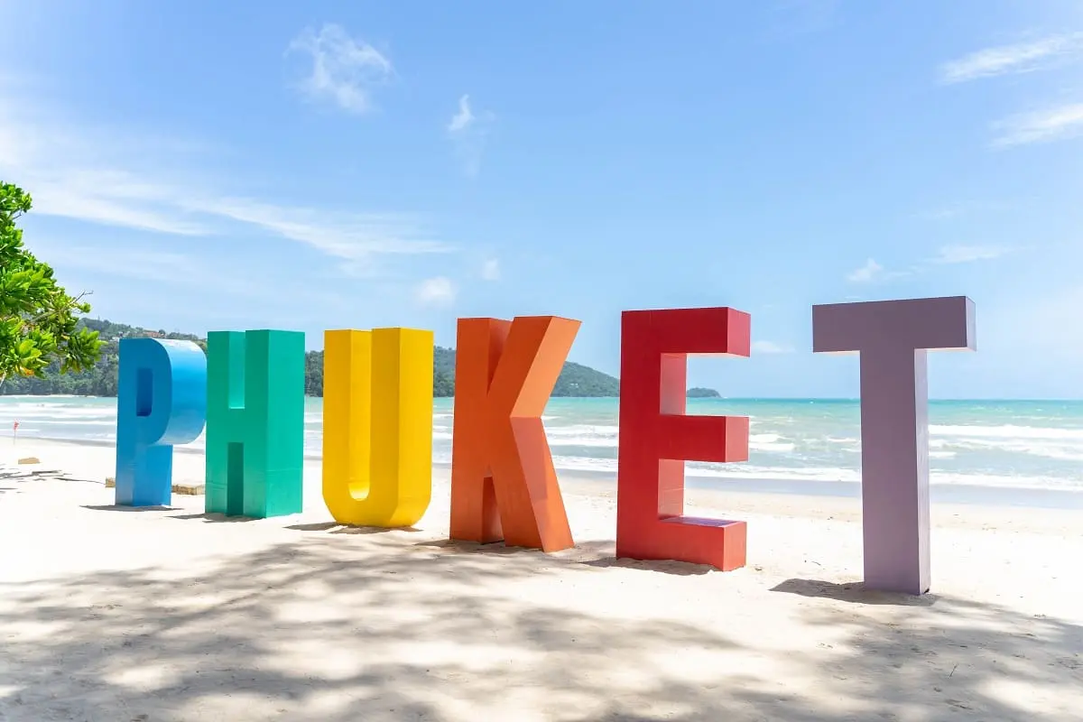 Les étrangers à Phuket pourront bientôt prolonger leur visa en ligne