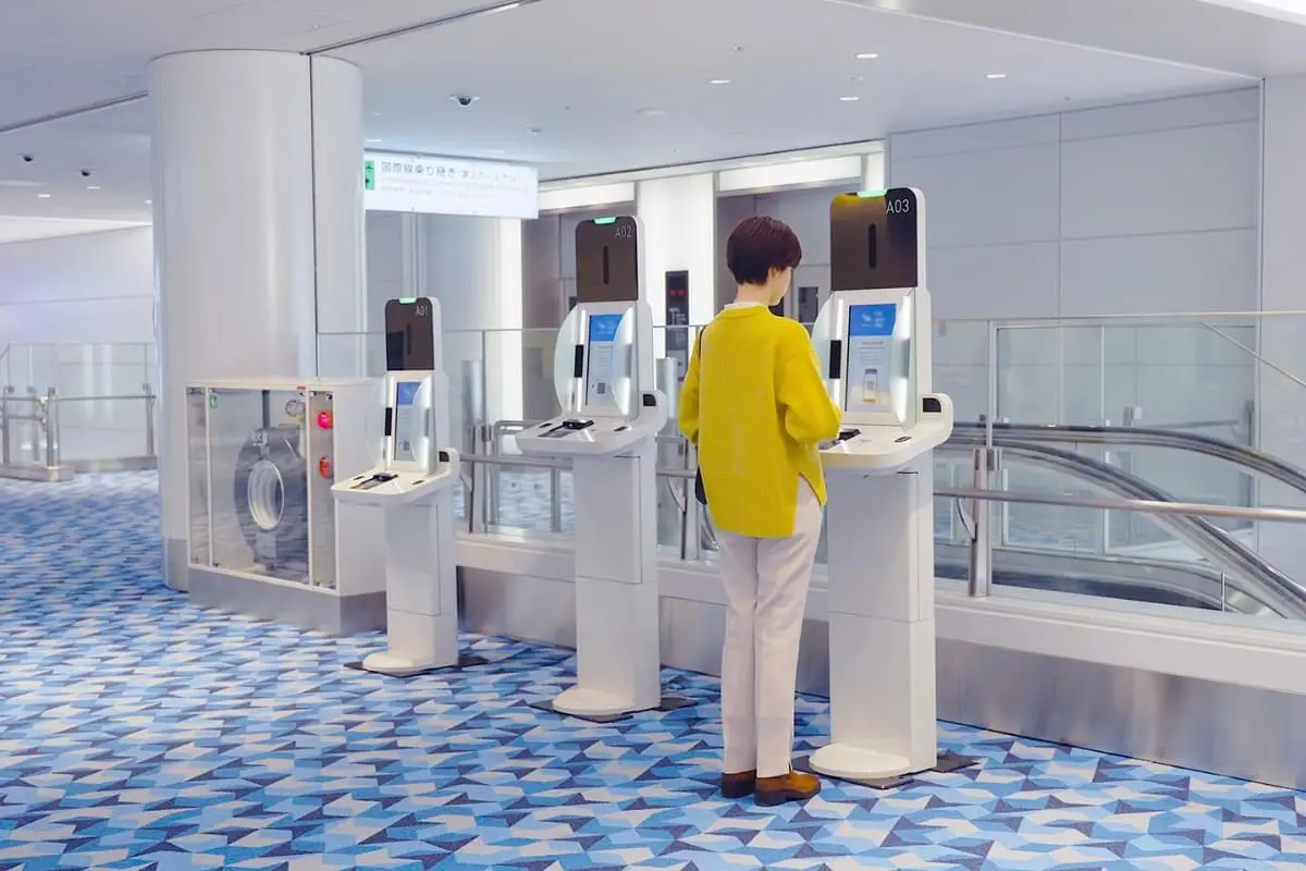 Le Japon teste des guichets électroniques d’immigration à l’aéroport Haneda de Tokyo