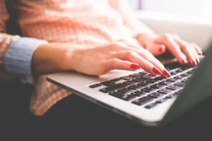 Voyage : pourquoi réserver vos visites et activités sur internet ?