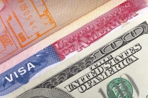 Les États-Unis envisagent d’accélérer les entretiens de visa touristique avec une option à 1 000 $