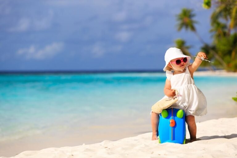 Check-list avant un voyage avec bébé : ce qu’il ne faut surtout pas oublier