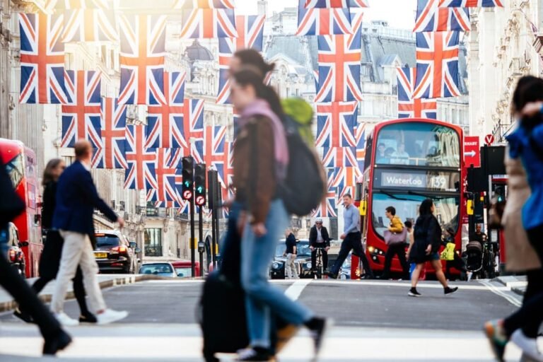 Royaume-Uni : 13,4 millions d’autorisations de voyage électronique (ETA) accordées depuis le lancement du système