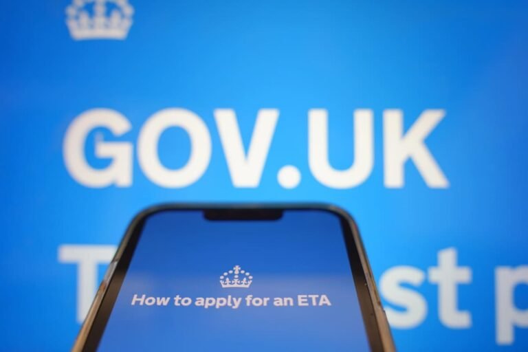 "Pas d’autorisation, pas de voyage" : le Royaume-Uni appliquera pleinement l’ETA en février 2026