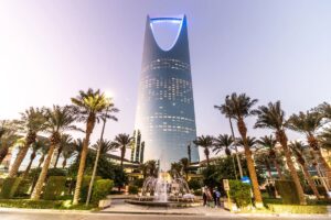 Guerra en Oriente Medio: Arabia Saudita flexibiliza las normas para los visados caducados