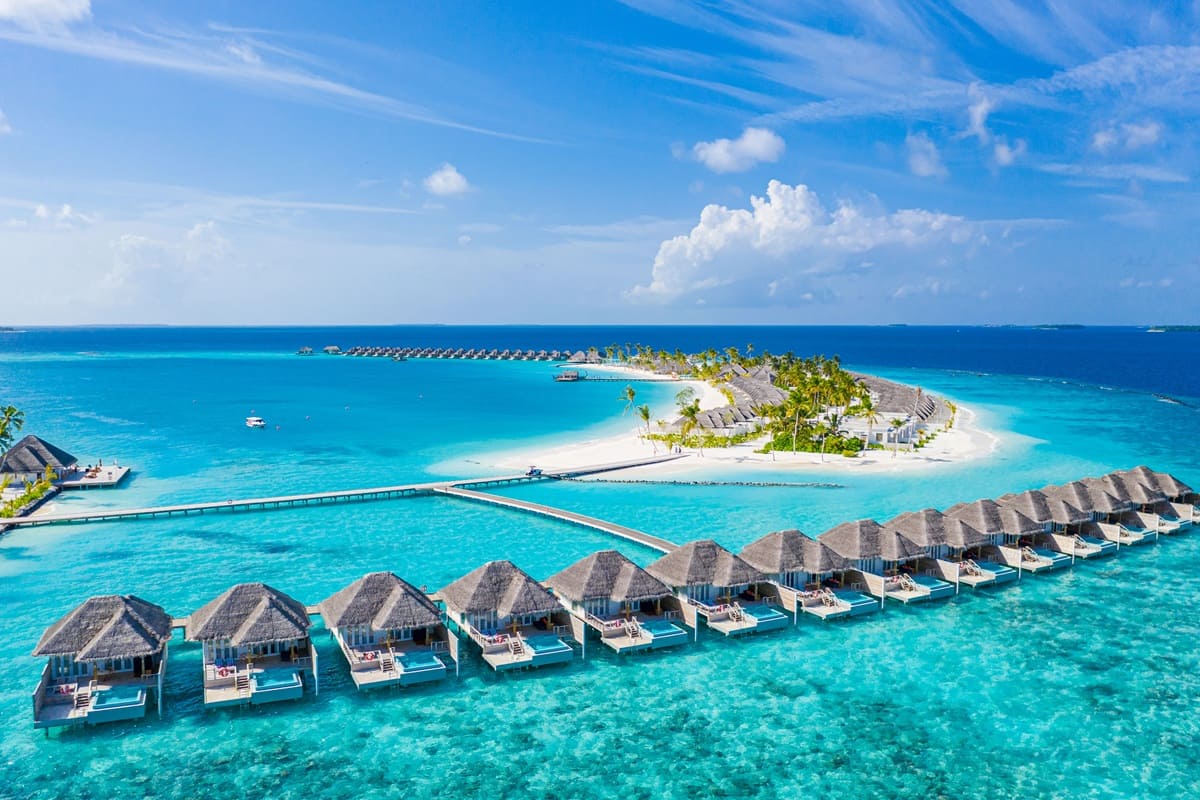 Maldives to simplify online tourist visa extensions