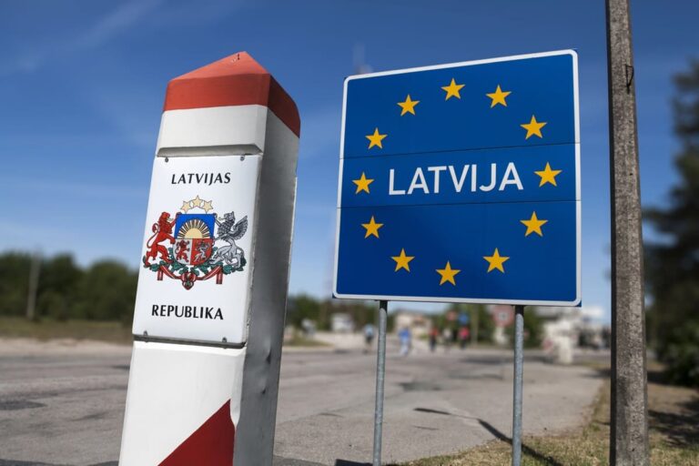 Letonia aprueba una nueva ley de inmigración, con controles más estrictos a partir de 2027
