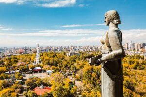 Armenia prorroga hasta julio de 2027 la exención temporal de visado para 111 países