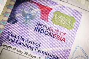 Indonesia: Inmigración prepara una subida de la tasa del visado a la llegada (VOA y e-VOA)