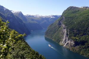 Croisières dans les fjords : la Norvège au ralenti, entre pont et escales