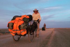 Karl Bushby, un tour du monde à pied de 28 ans, à l’épreuve des visas et des frontières