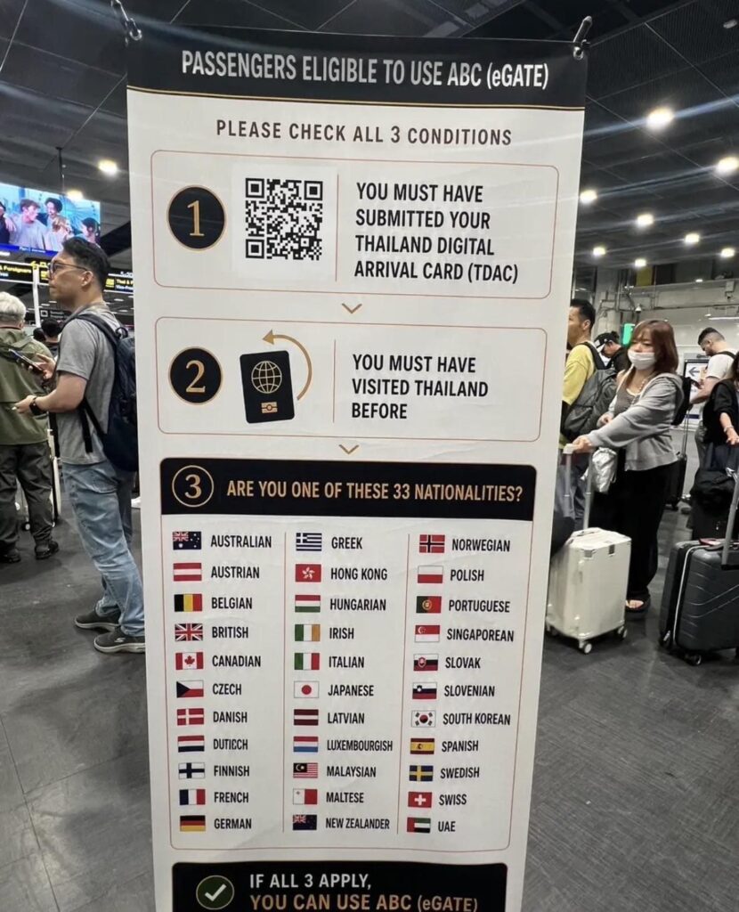 Las condiciones de acceso a las eGates se indican a la llegada a Bangkok-Suvarnabhumi
