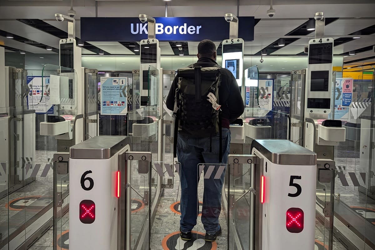UK: Contactless eGates begin rolling out from October 6, 2026
